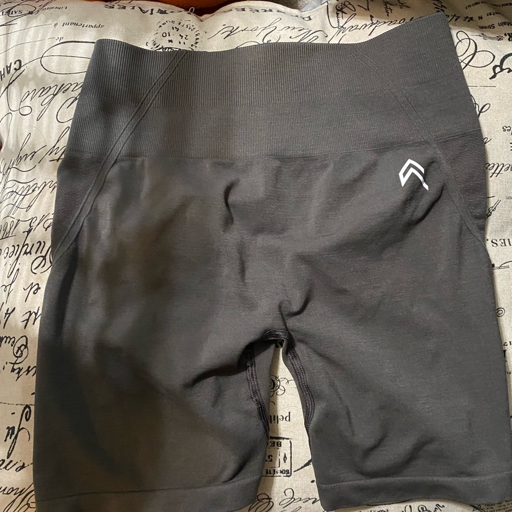 Taupe Effortless shorts